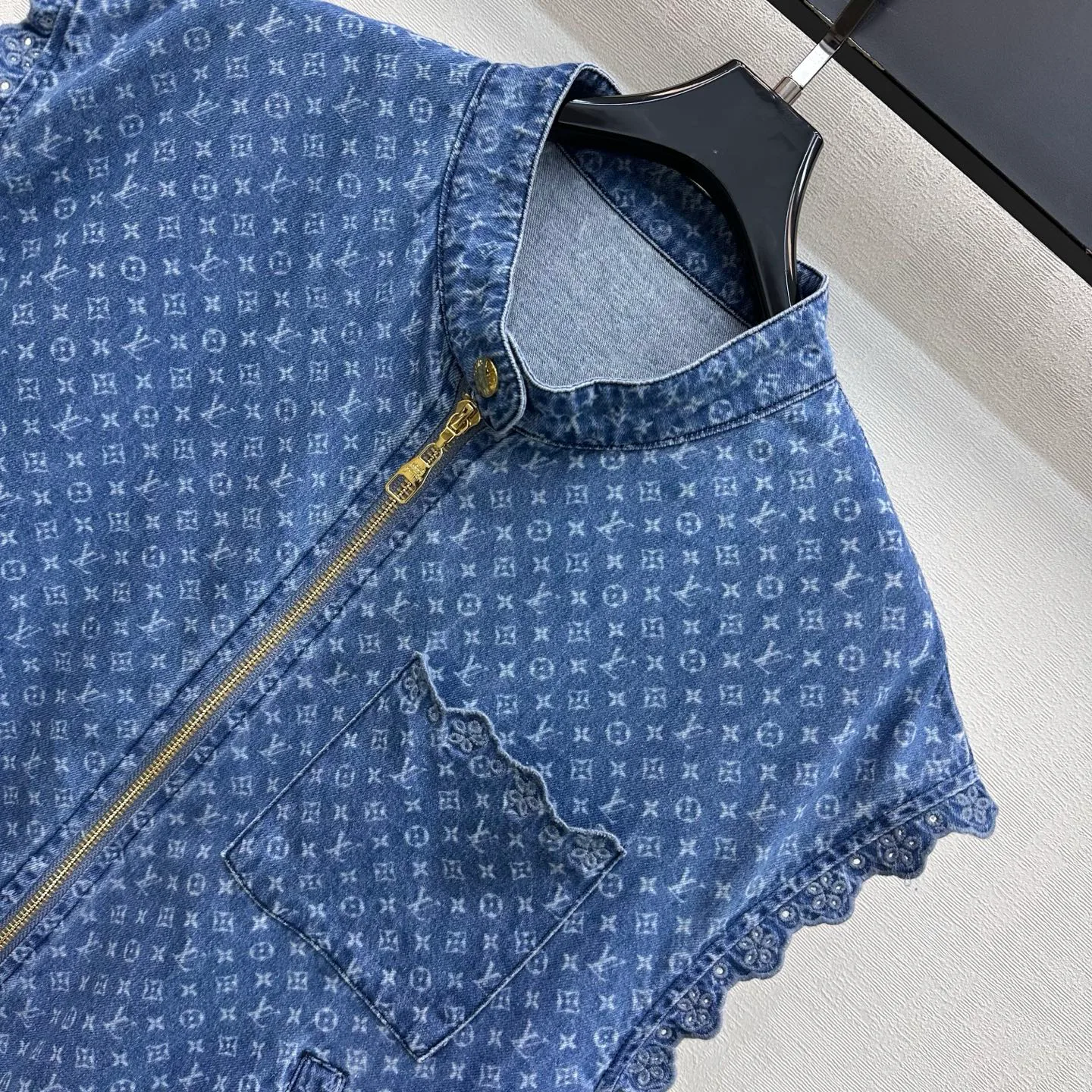 Women's Vests LOUIS VUITTON 17638634