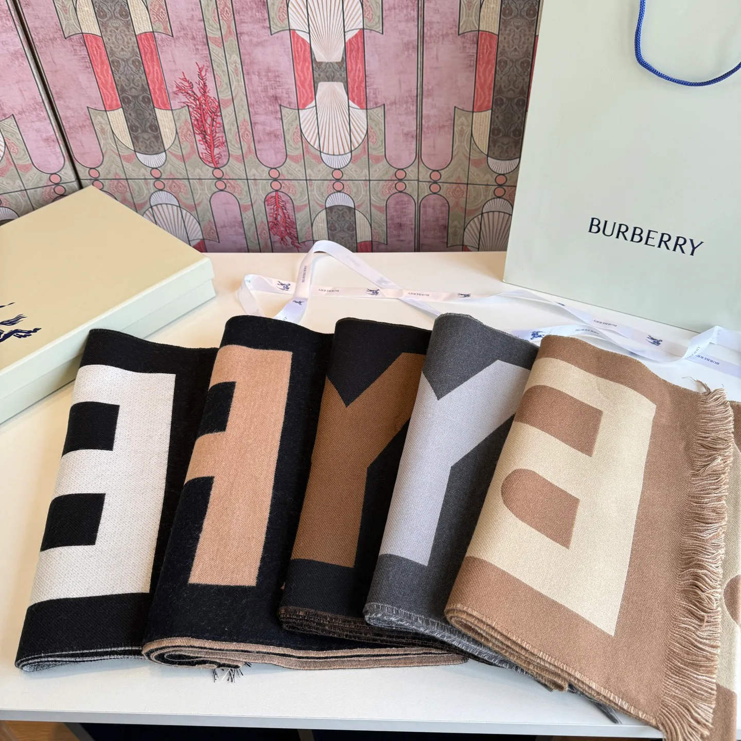 Scarves BURBERRY 18105565