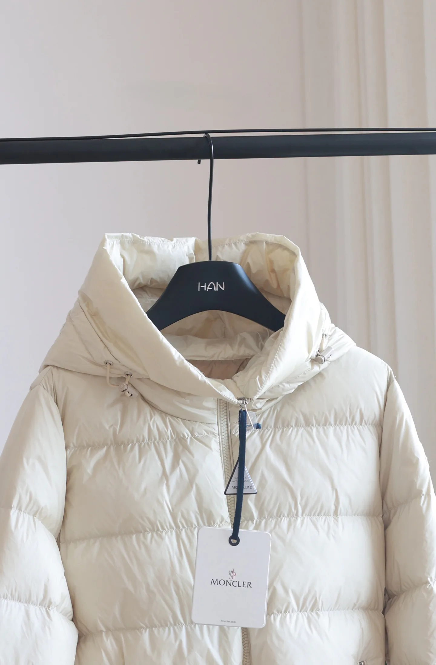 Women's Jackets And Down Jackets MONCLER 18184492