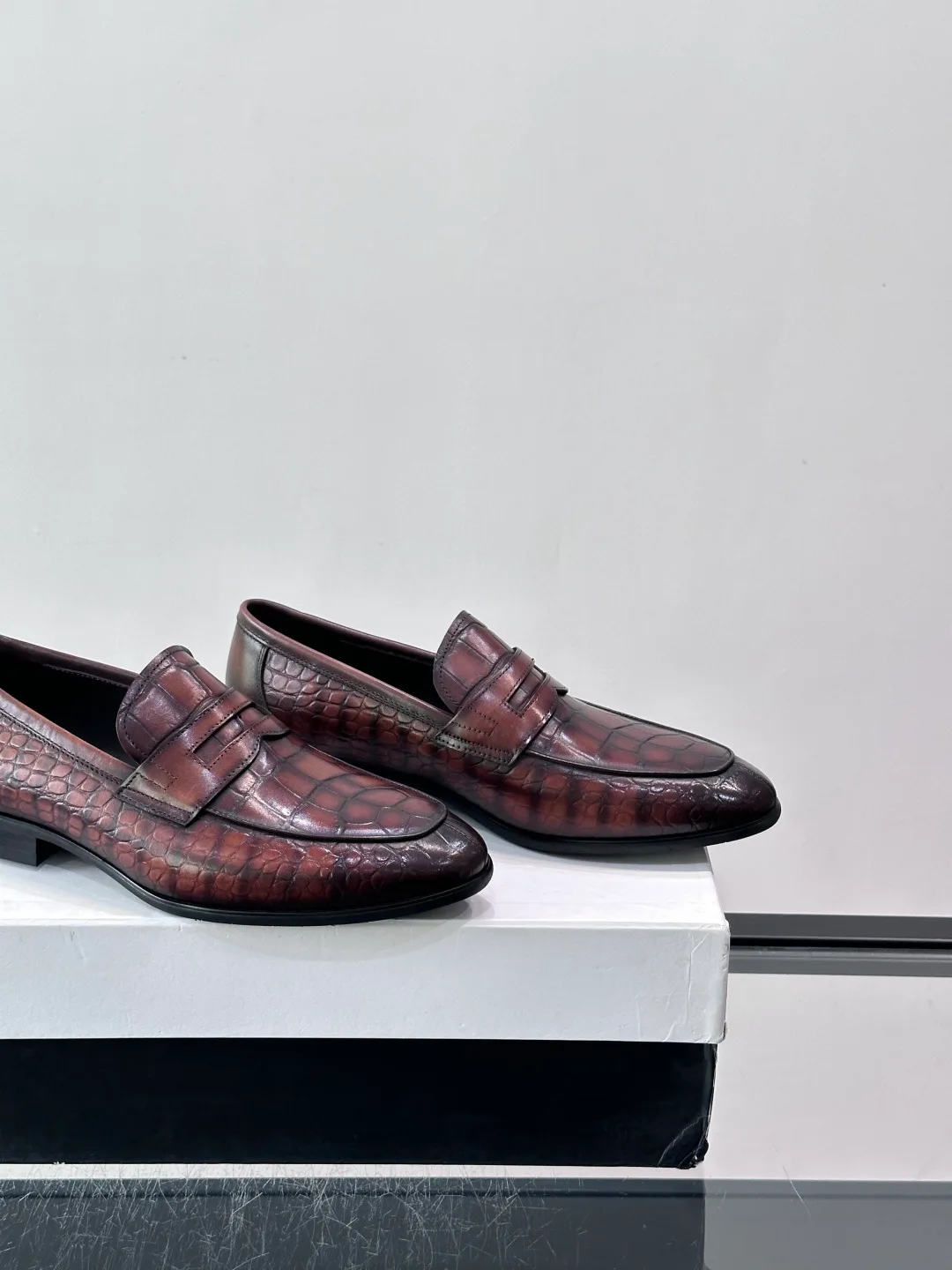 Men's Loafers And Dress Shoes BERLUTI 18055710