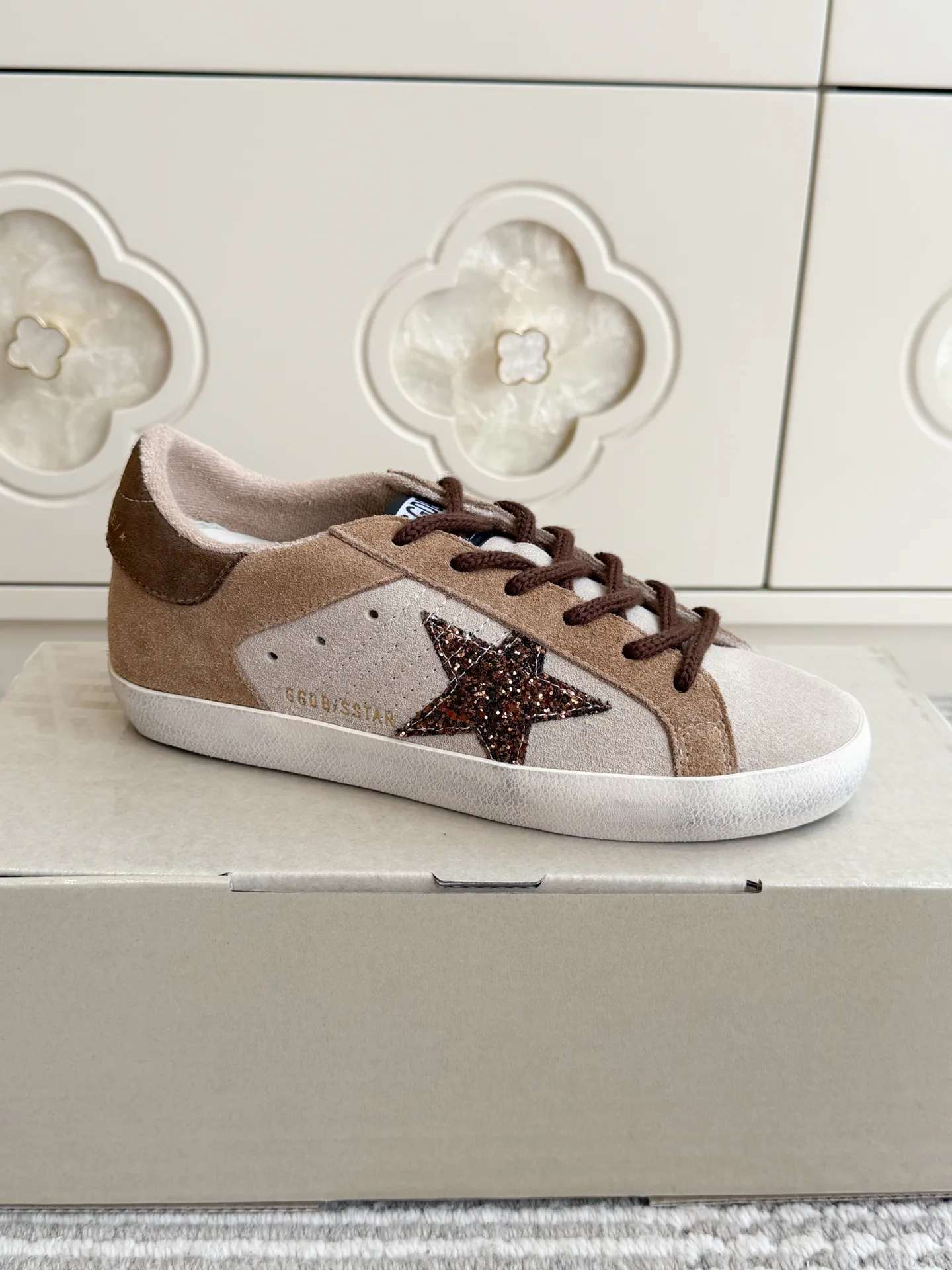 Women's Sneakers GOLDEN GOOSE 18360500