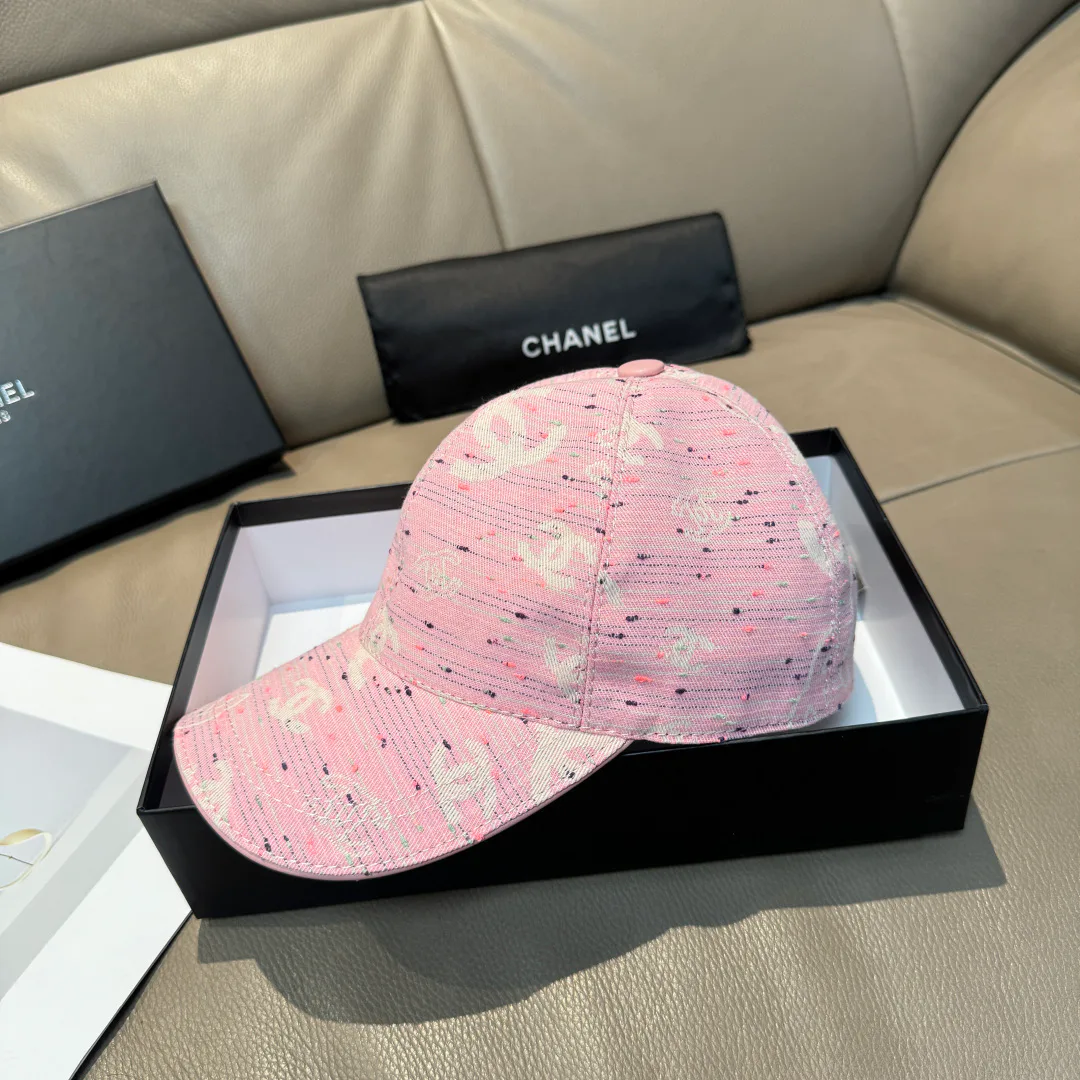 Hats CHANEL 18347065