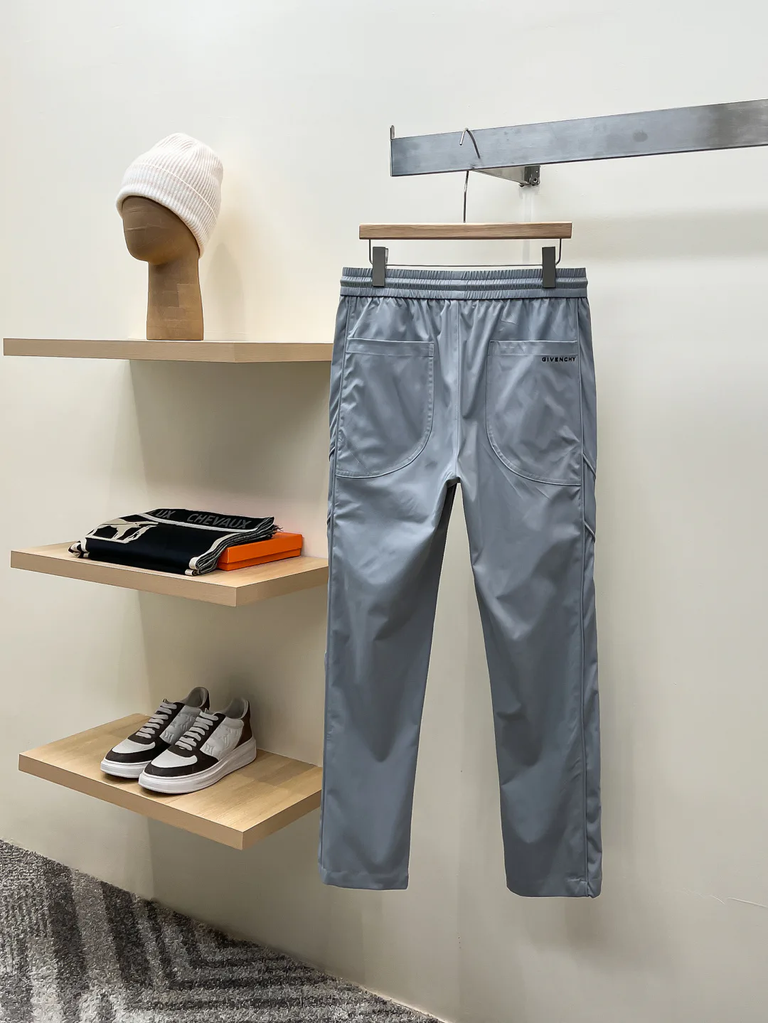 Men's Trousers GIVENCHY 18499214