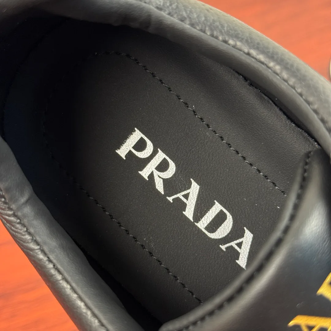 Men's Sneakers PRADA 18230789