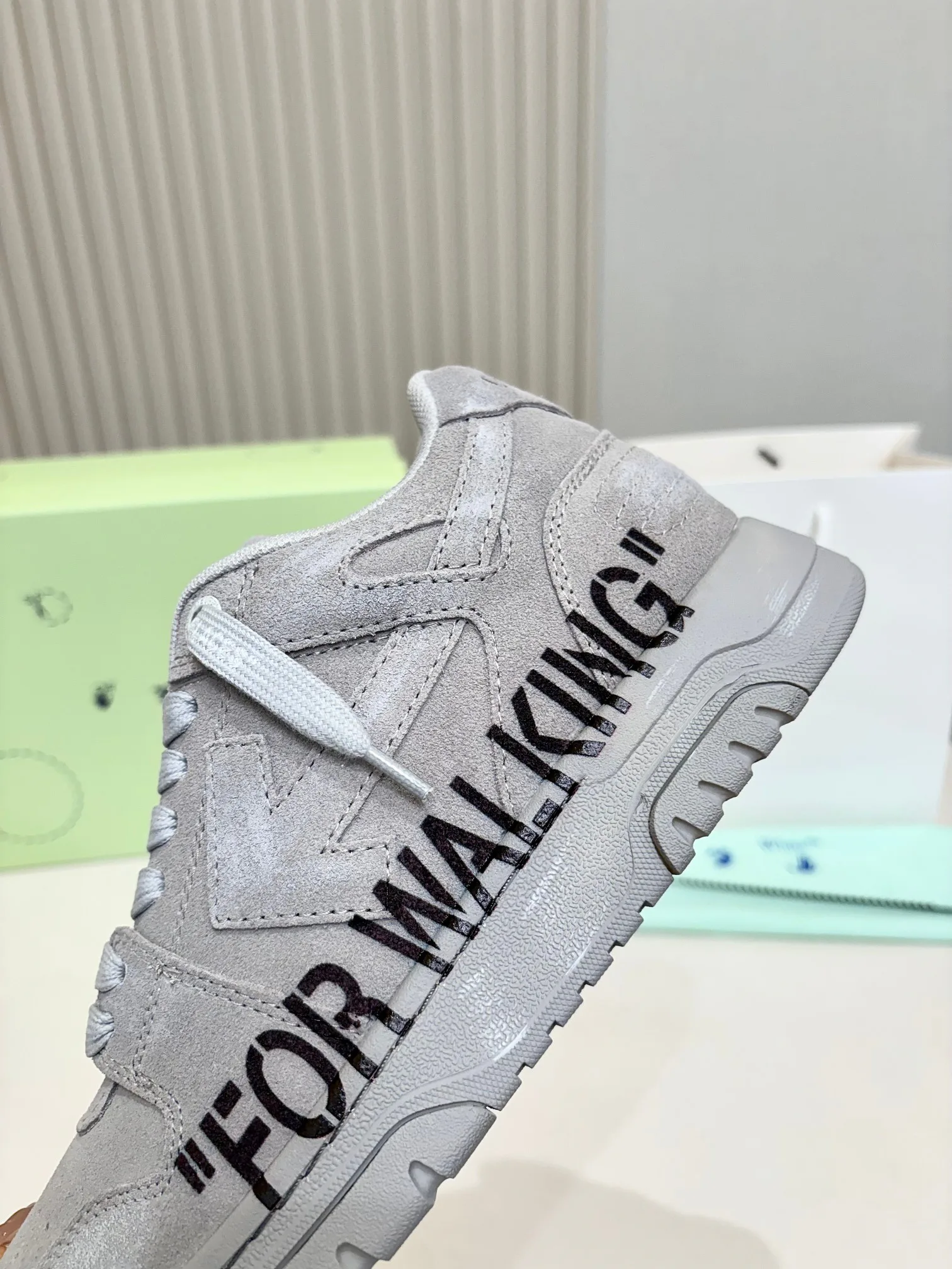 Women's Sneakers OFF-WHITE 18437417