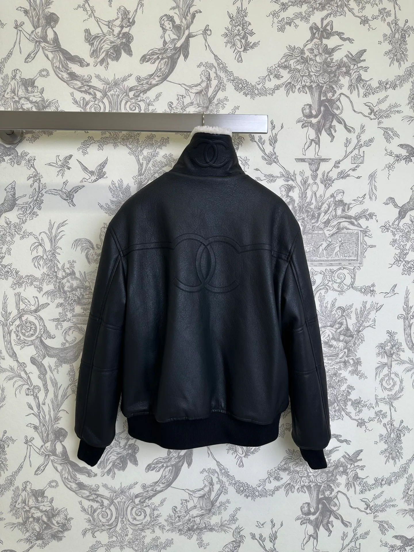 Women's Leather Jackets And Sheepskin Coats CHANEL 18138555