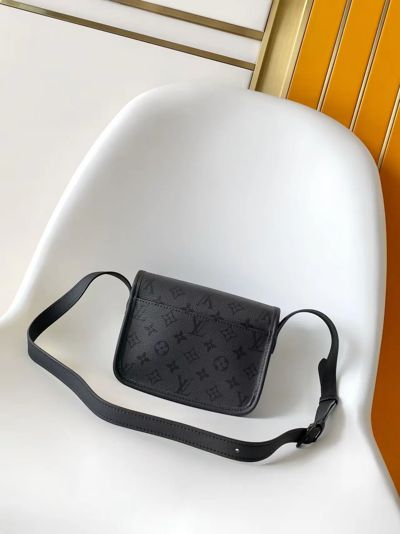 Women's Shoulder Bags LOUIS VUITTON 17948734