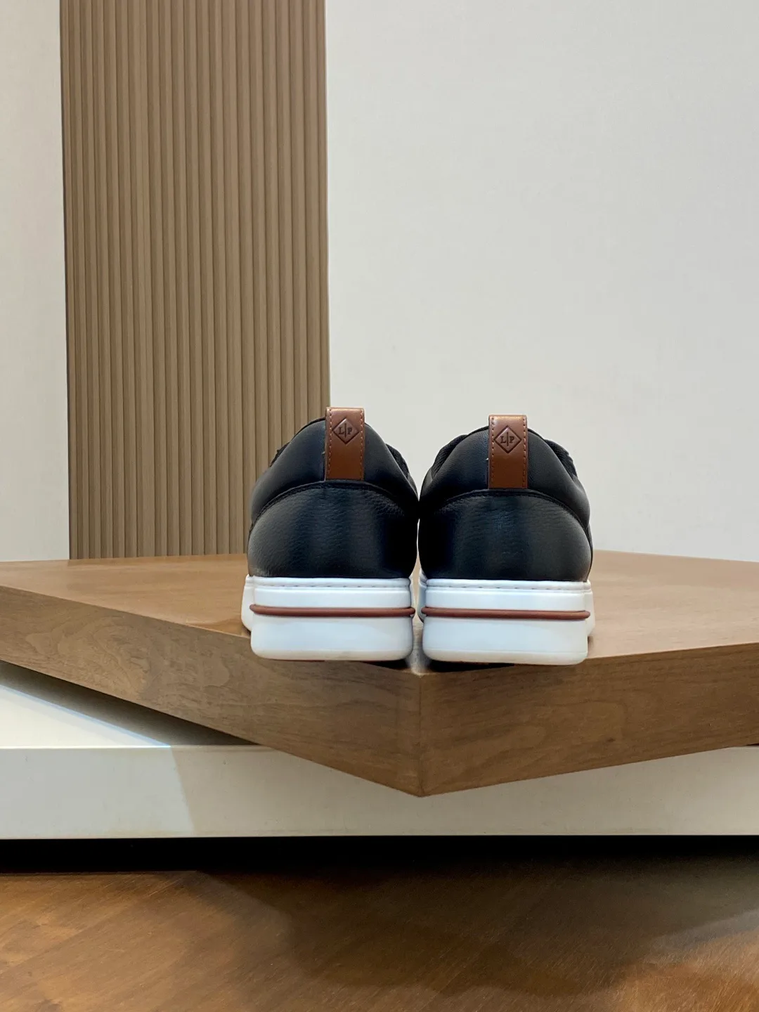 Men's Sneakers LORO PIANA 18079043
