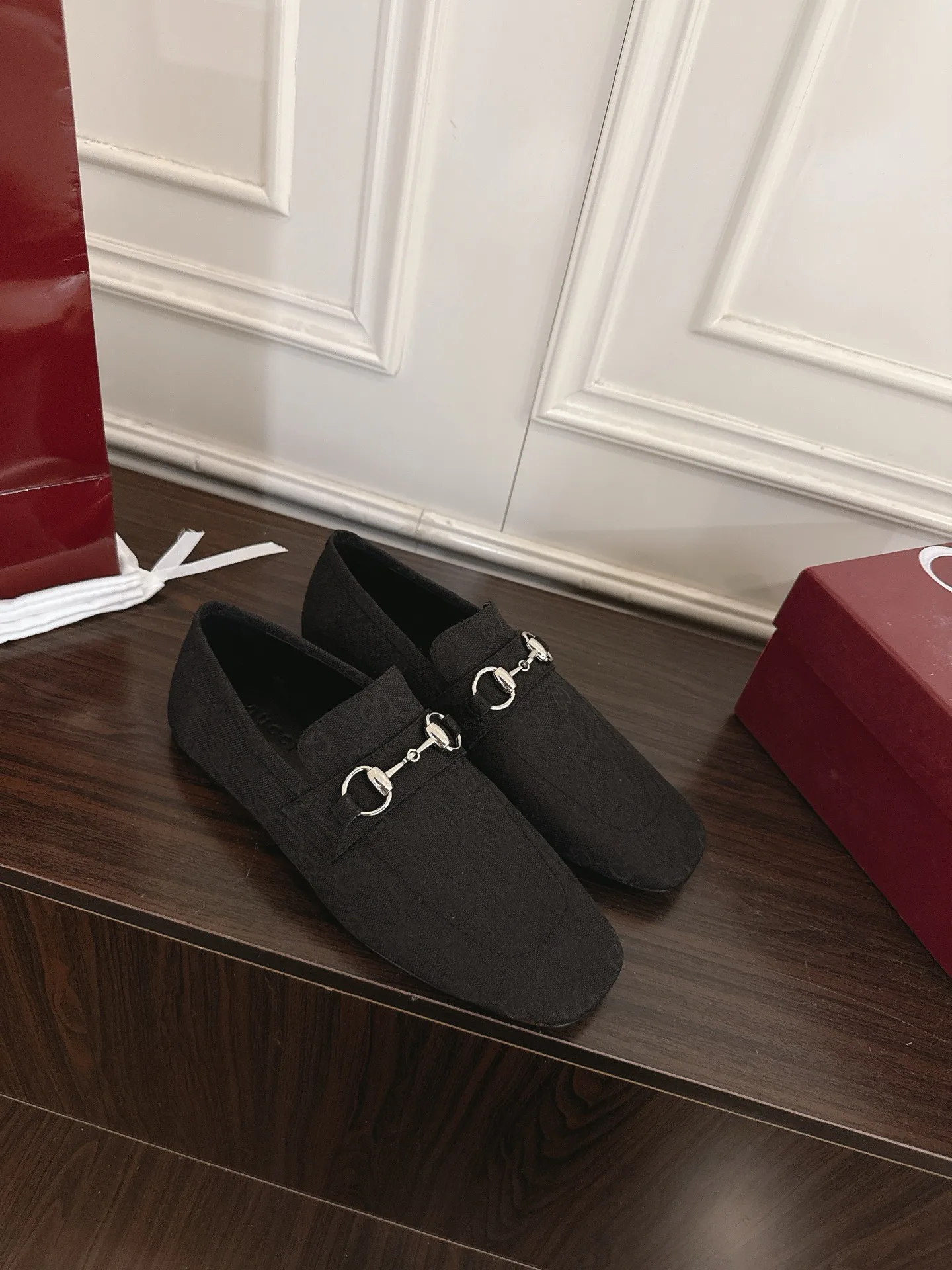 Women's Loafers And Moccasins GUCCI 17956771