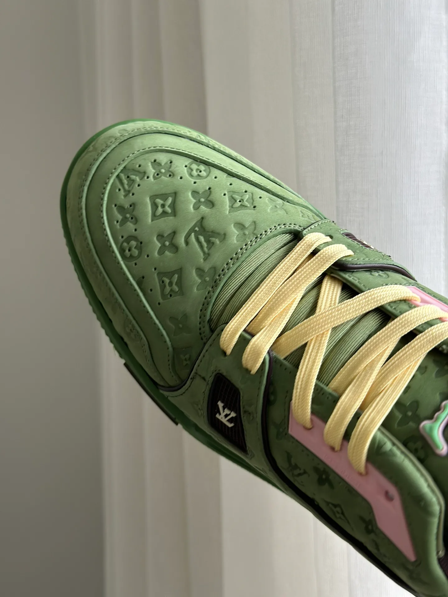 Women's Sneakers LOUIS VUITTON 18014114