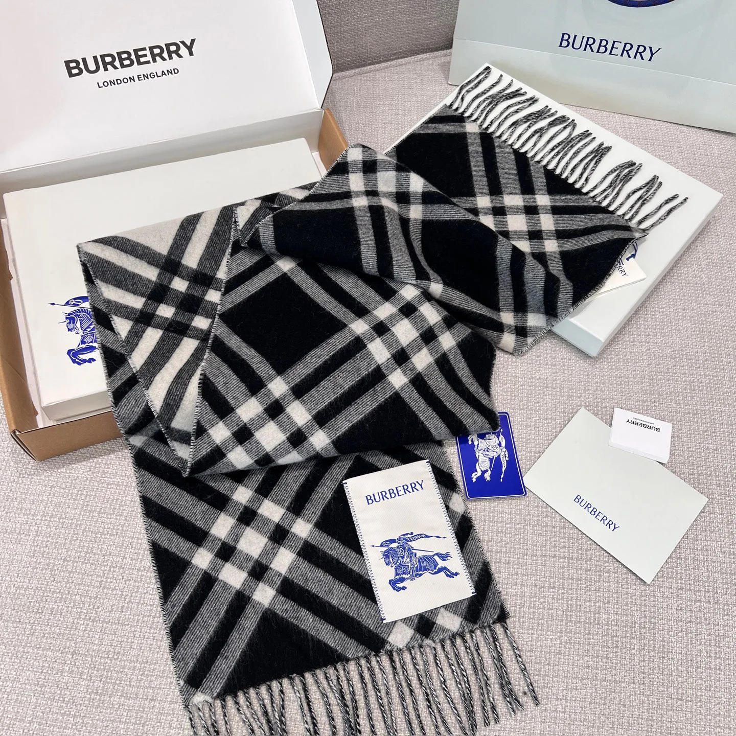 Scarves BURBERRY 17945515