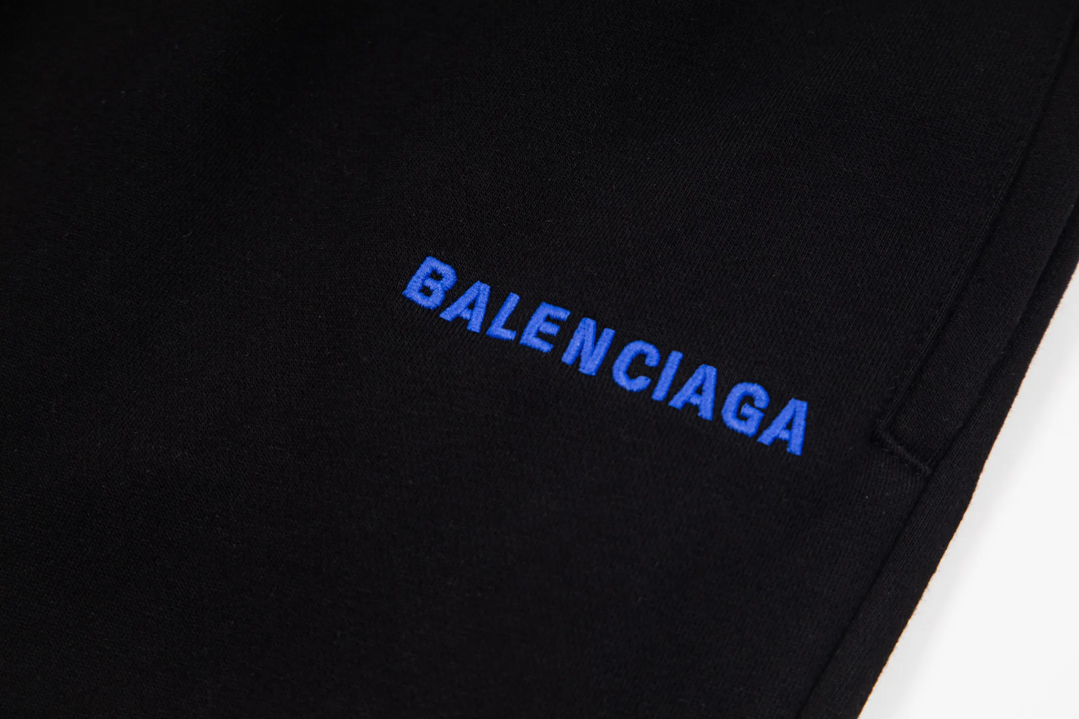 Men's Trousers BALENCIAGA 18455327