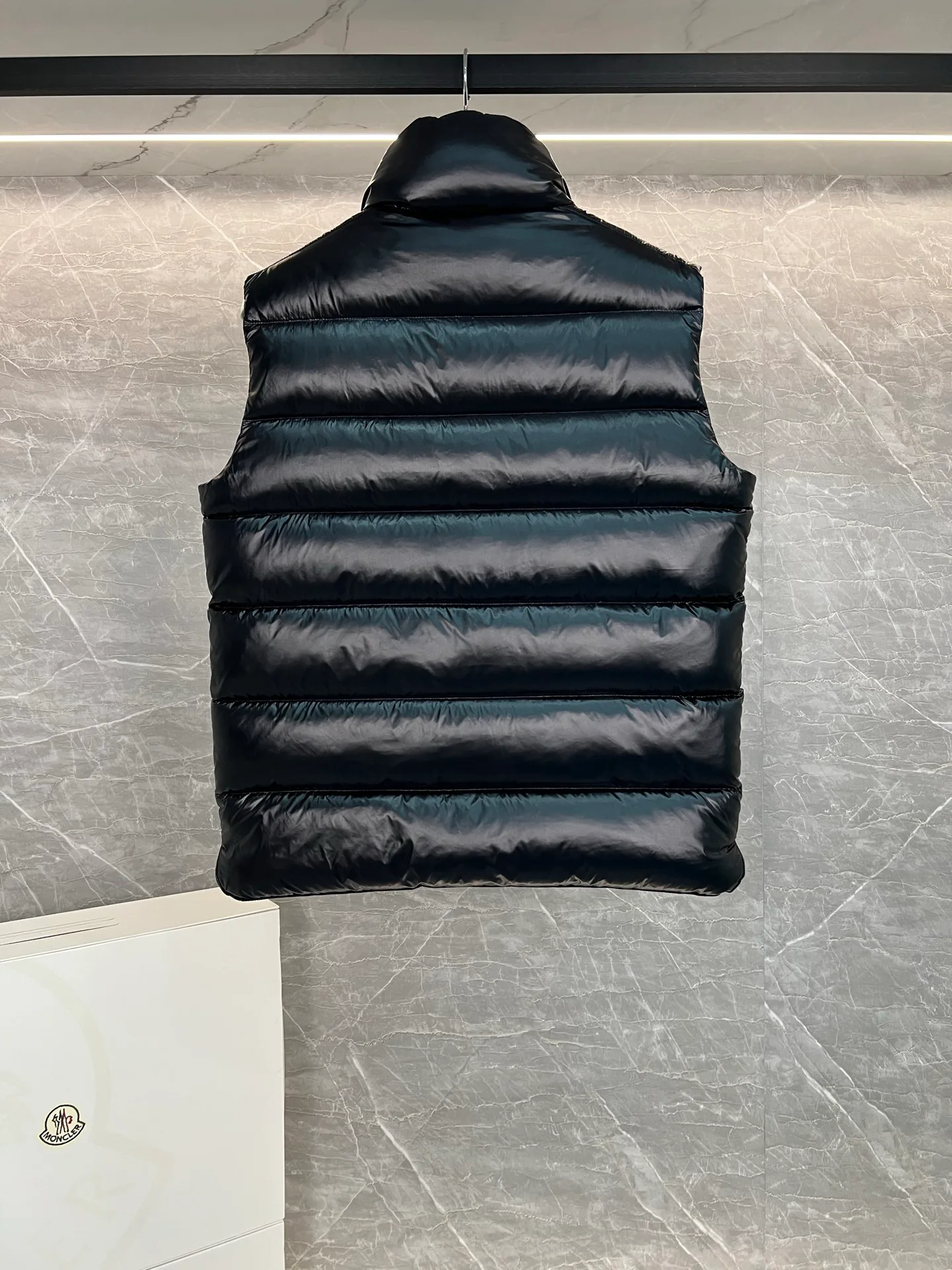 Men's Vests MONCLER 18111358