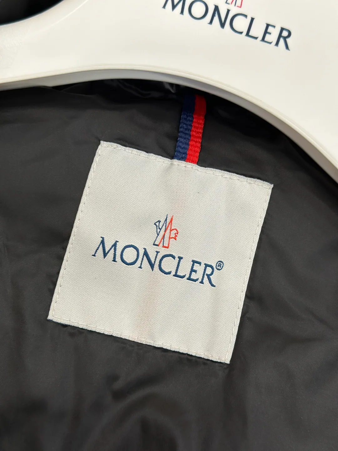 Men's Jackets And Down Jackets MONCLER 18260879