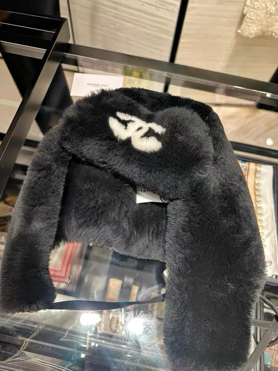 Hats CHANEL 18347945