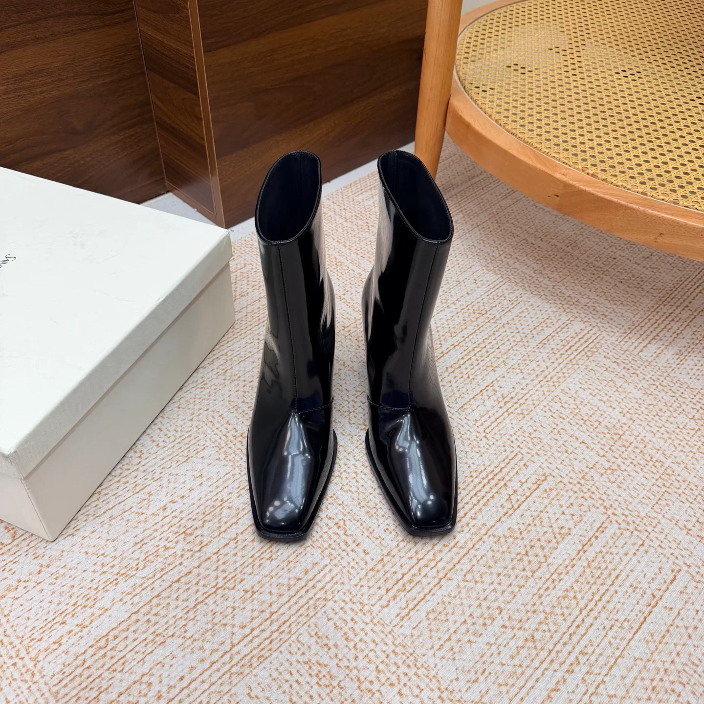 Women's Booties SAINT LAURENT 18104628