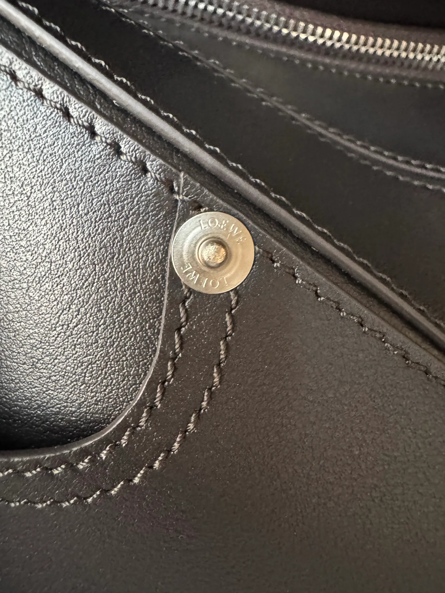 Women's Classic Handbags LOEWE 17937888