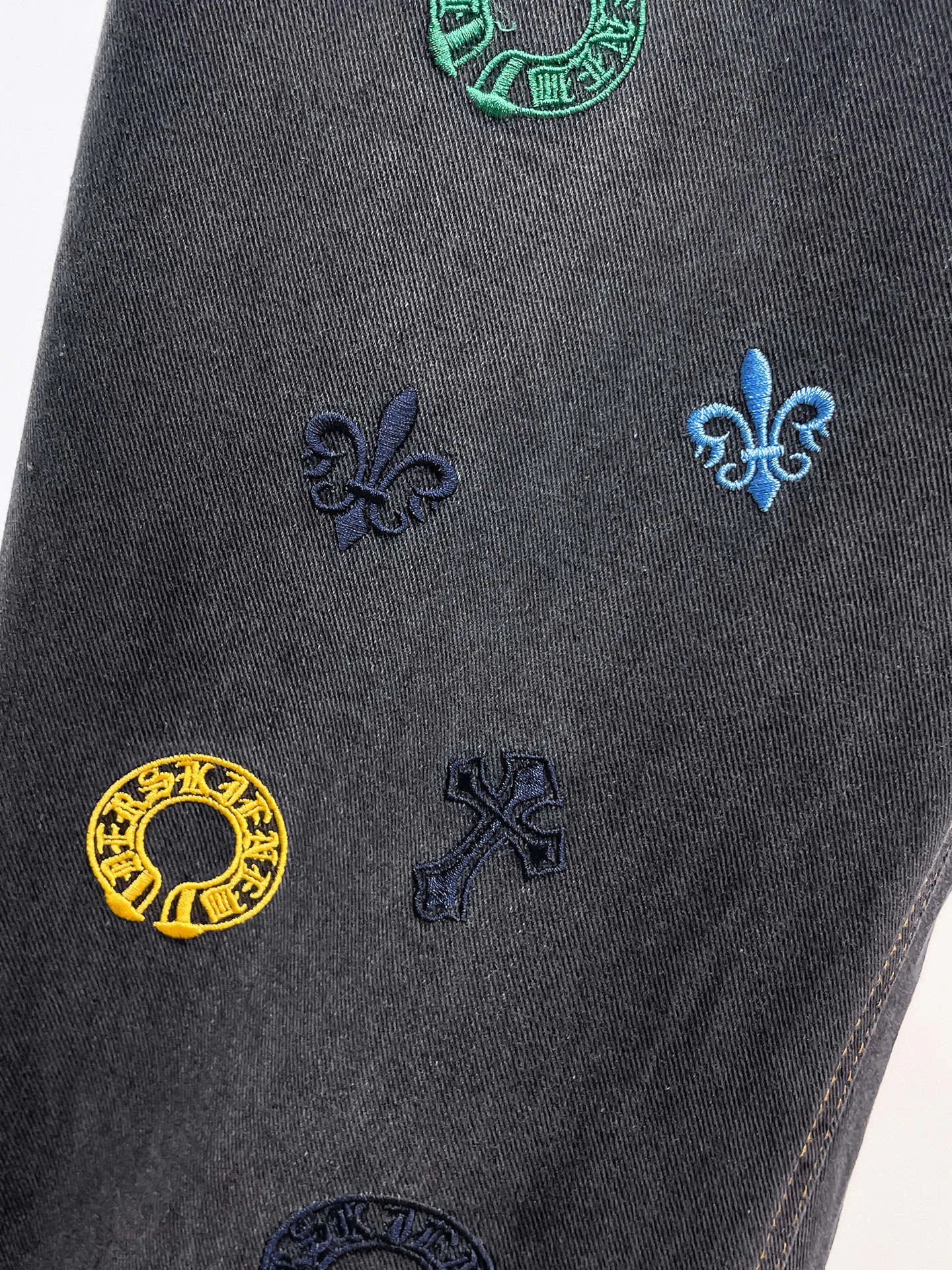 Men's Jeans CHROME HEARTS 18345651