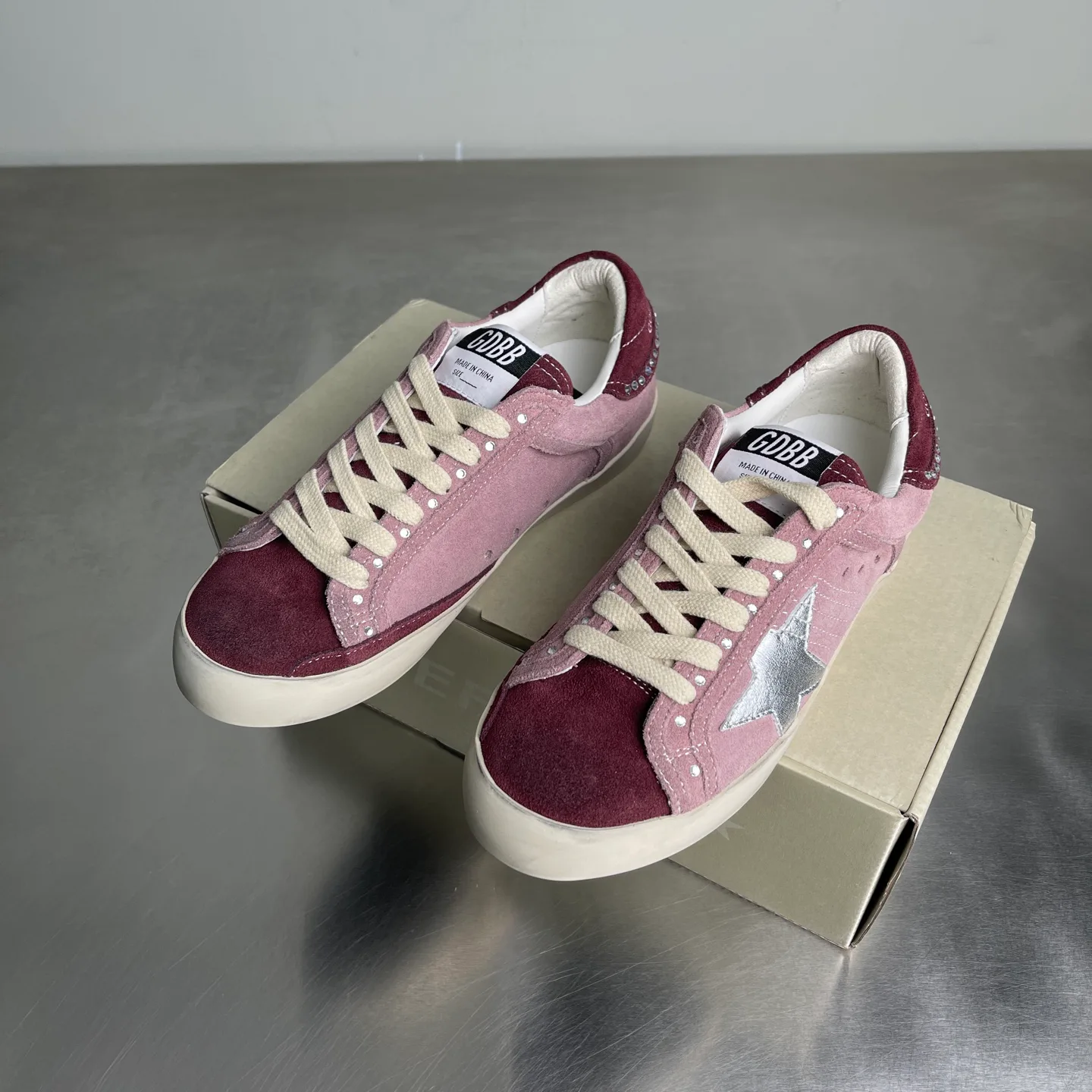 Women's Sneakers GOLDEN GOOSE 17214168