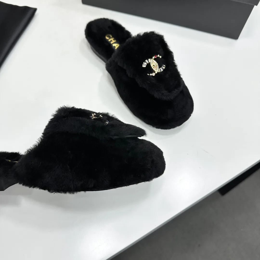 Women's Slippers CHANEL 18436111