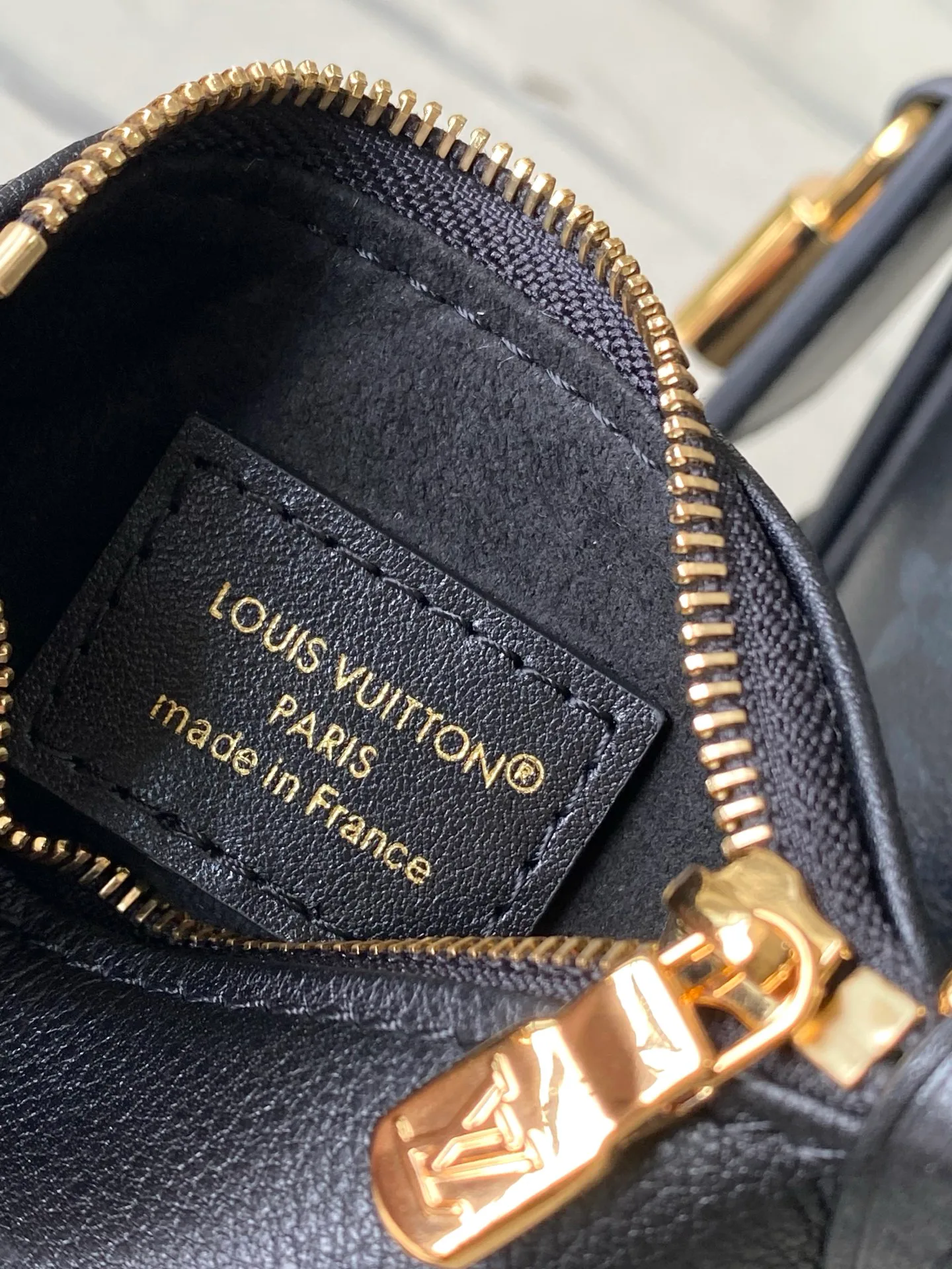Women's Classic Handbags LOUIS VUITTON 18240363