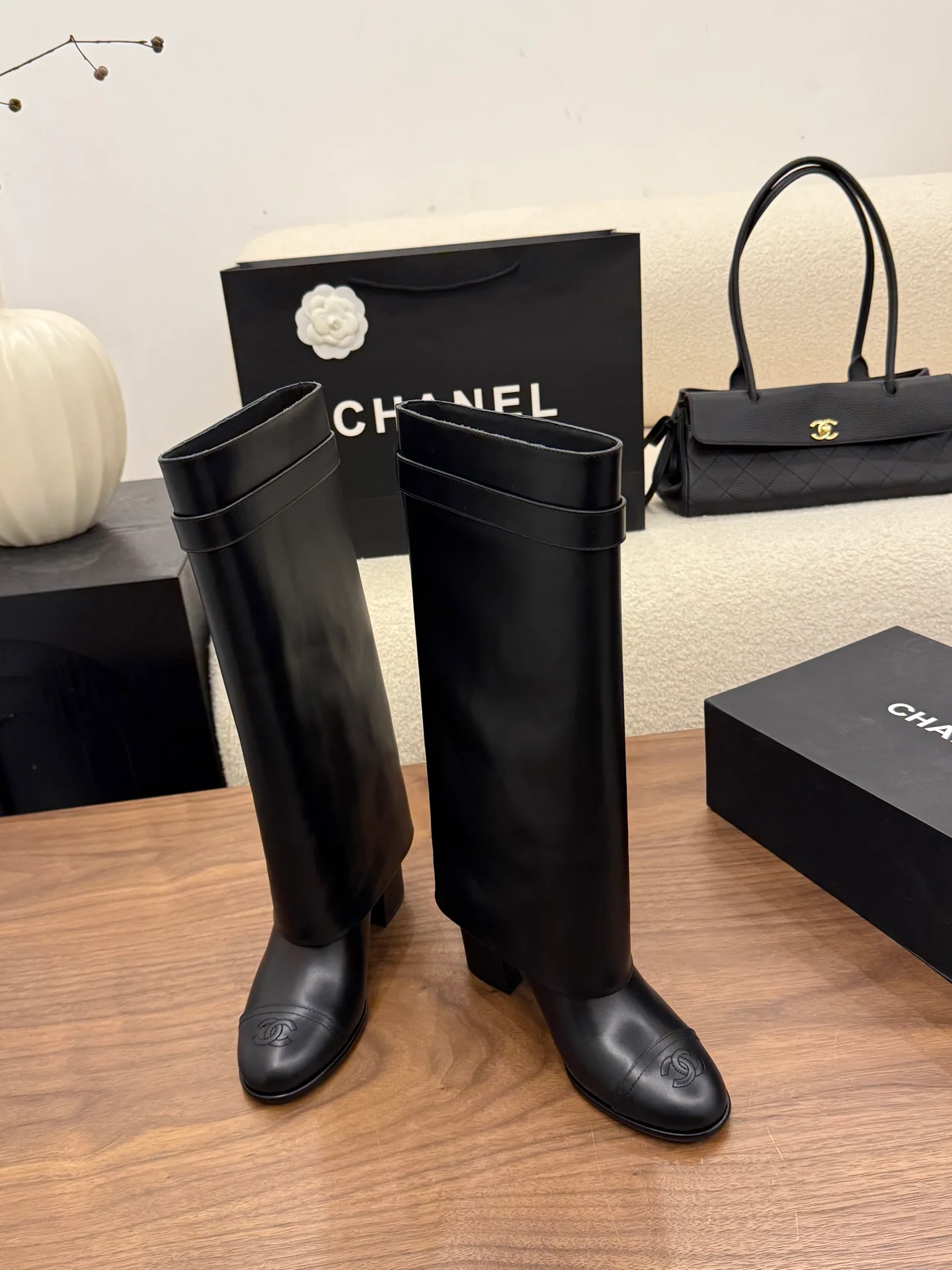 Women's Boots CHANEL 18370226