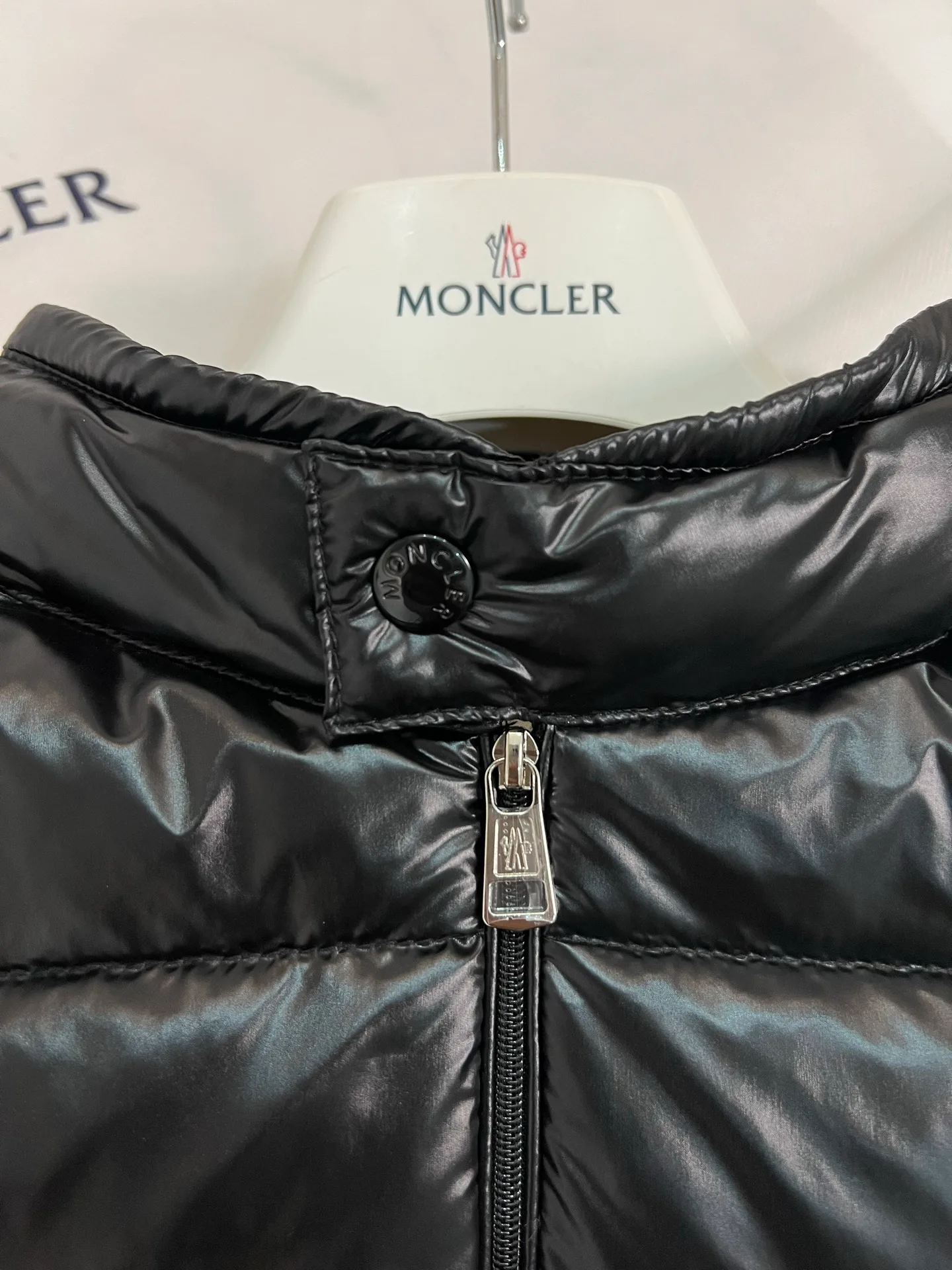 Куртки И Пуховики Мужские Moncler 18599831