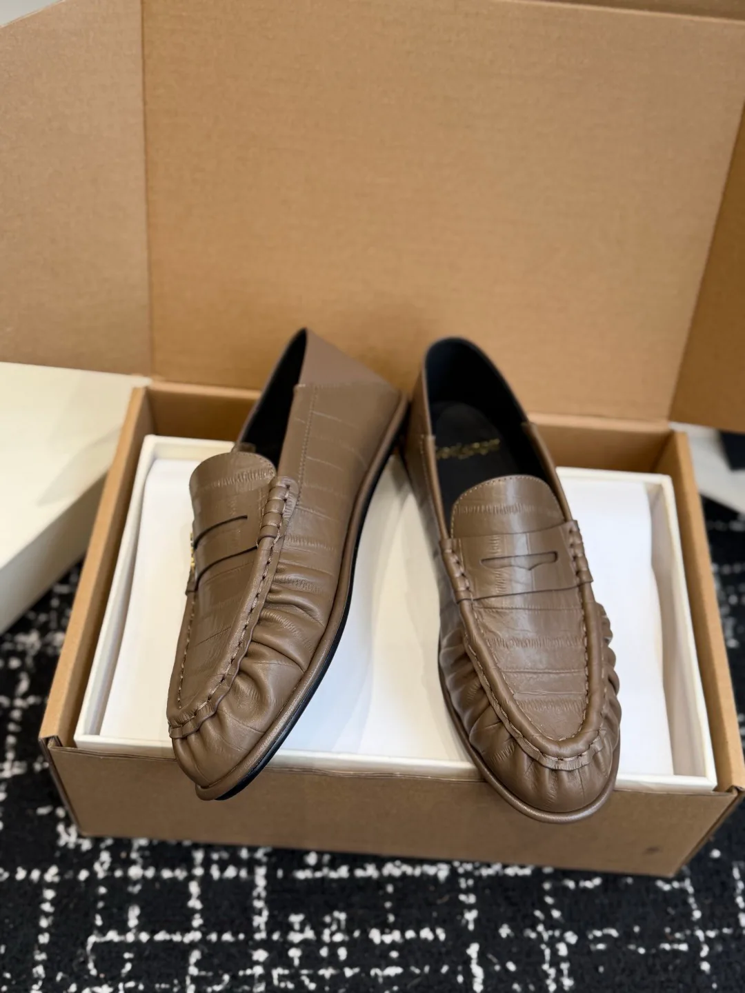 Women's Loafers And Moccasins SAINT LAURENT 18164541