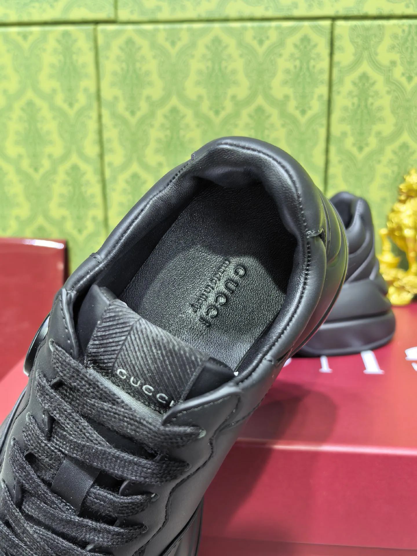 Women's Sneakers GUCCI 18039944