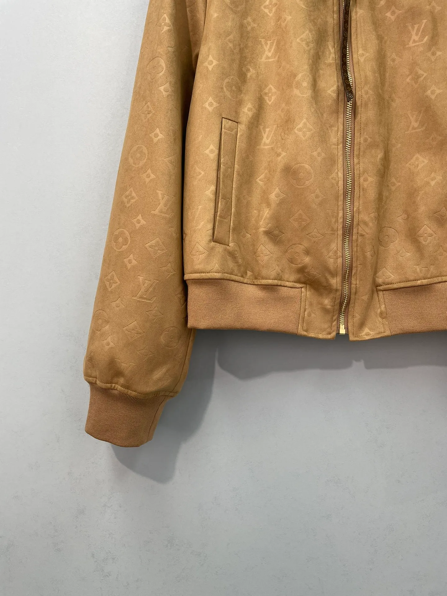 Women's Jackets And Down Jackets LOUIS VUITTON 17943352