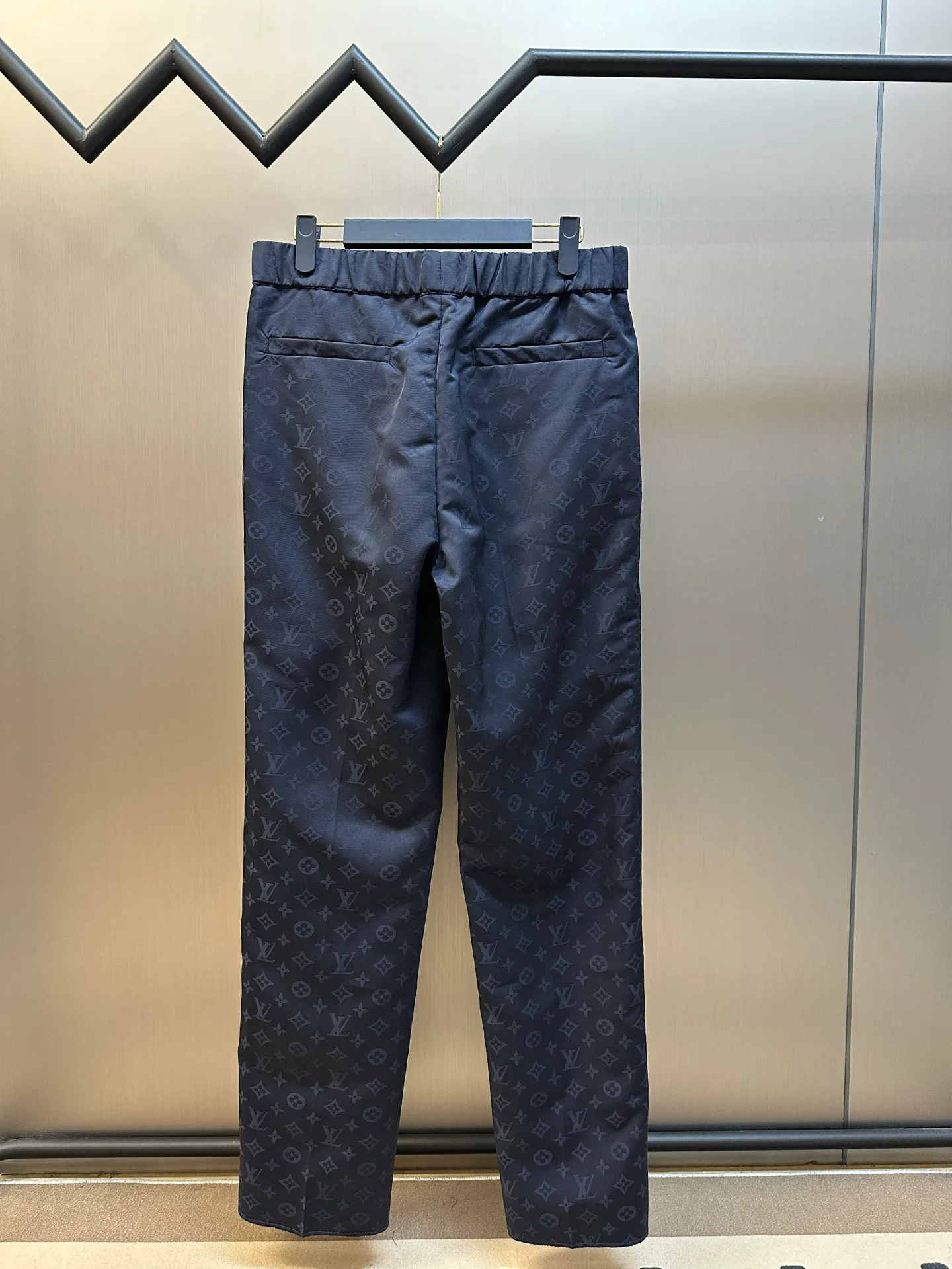 Men's Trousers LOUIS VUITTON 18178872