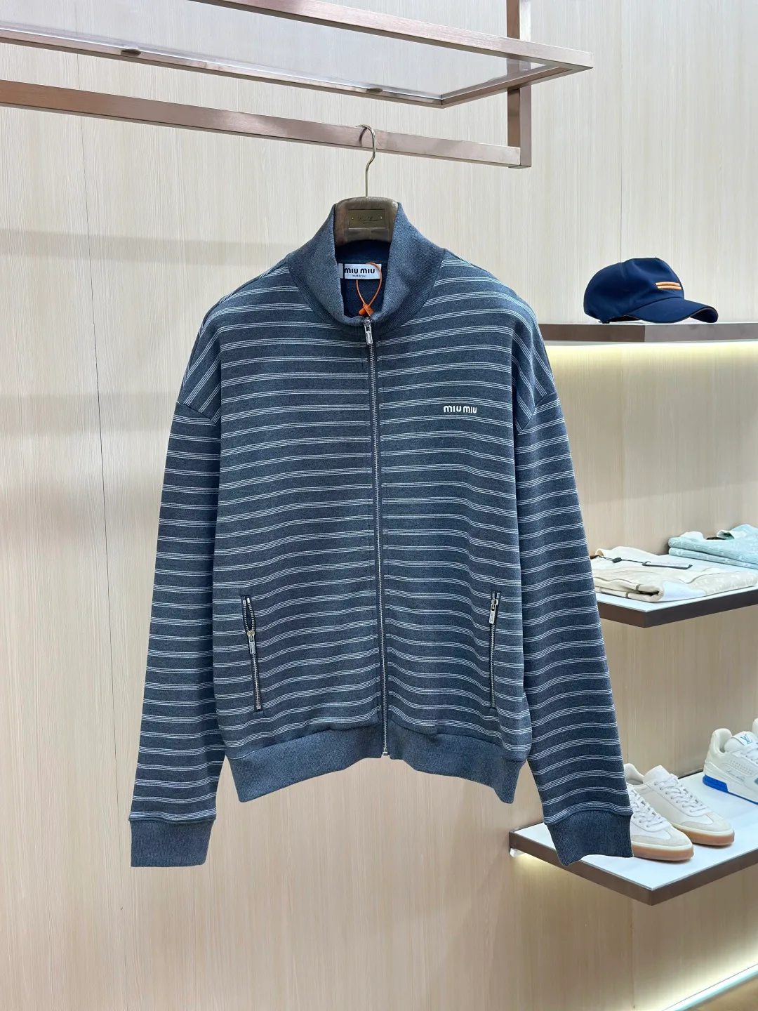 Куртки И Пуховики Мужские Miu Miu 18599288