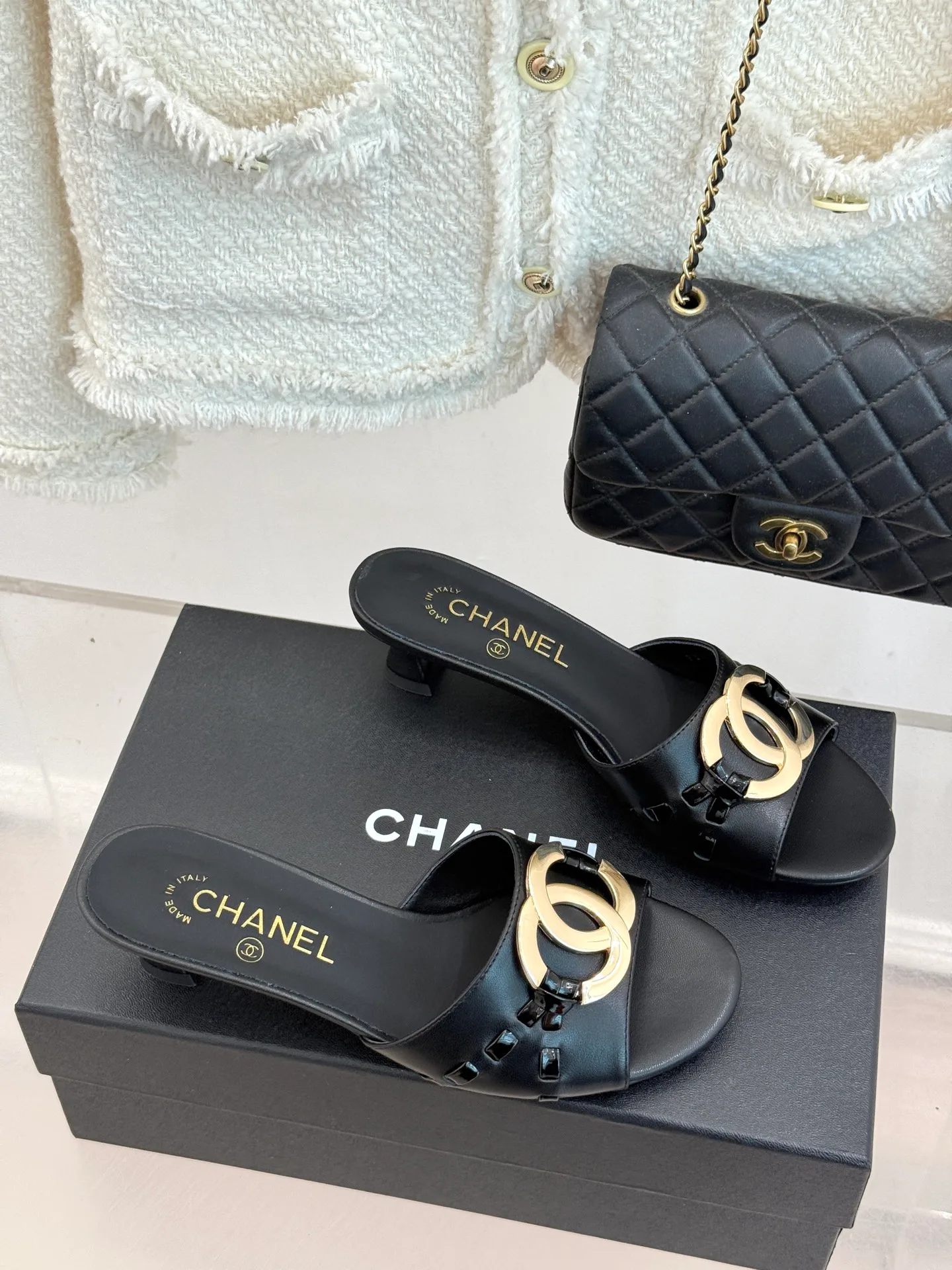 Women's Flip-Flops CHANEL 16932249