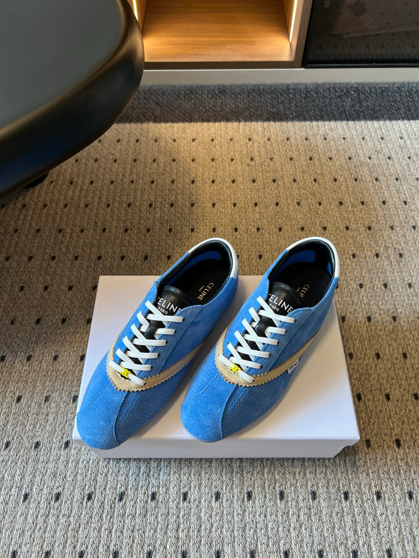 Women's Sneakers CELINE 18120881