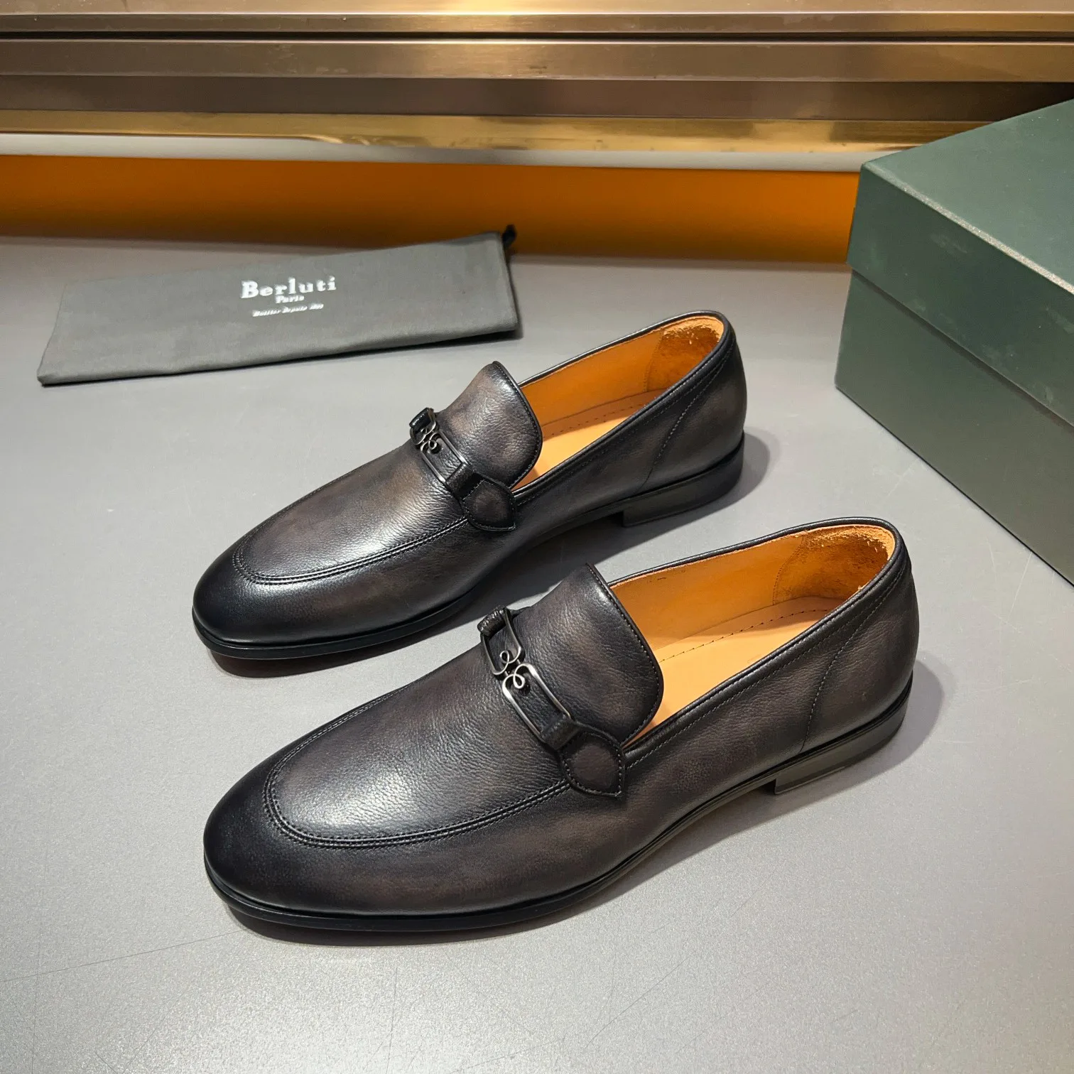 Men's Loafers And Dress Shoes BERLUTI 17955320