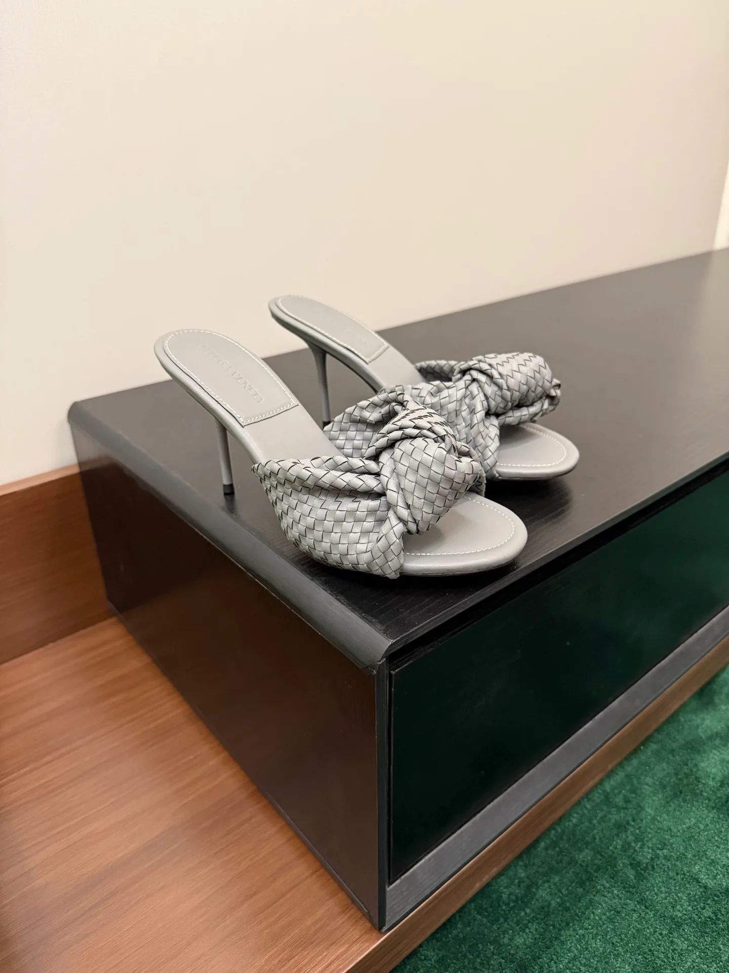 Women's Mules And Clogs BOTTEGA VENETA 17386160