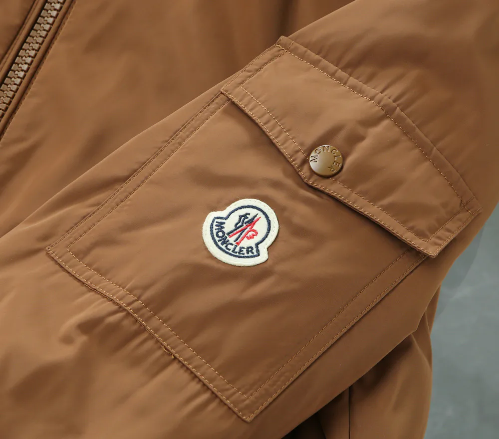 Men's Jackets And Down Jackets MONCLER 18157382