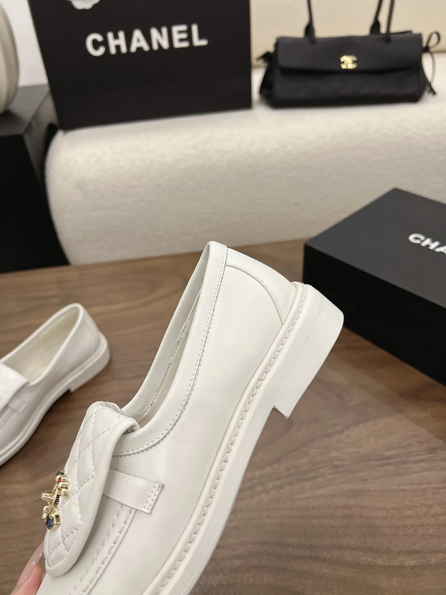 Women's Loafers And Moccasins CHANEL 17303661