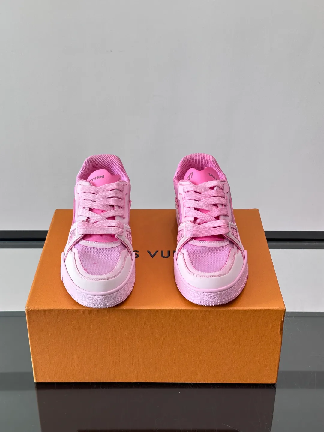 Men's Sneakers LOUIS VUITTON 17349441