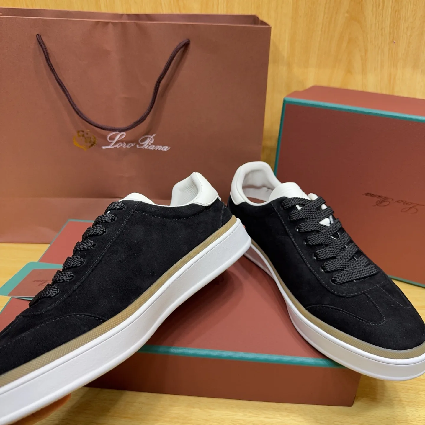 Women's Sneakers LORO PIANA 18263652