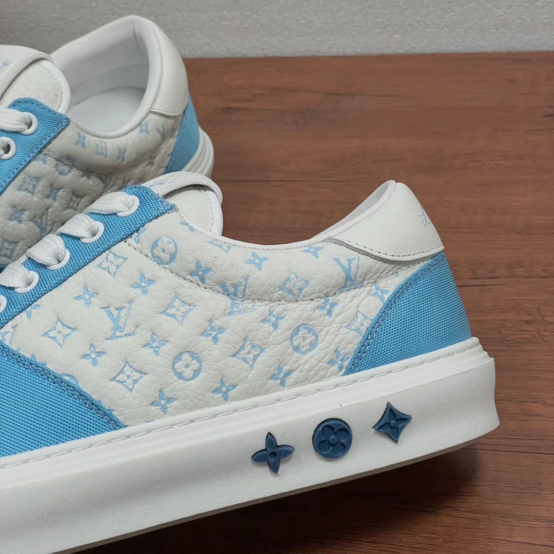 Кроссовки Мужские Louis Vuitton 18597394