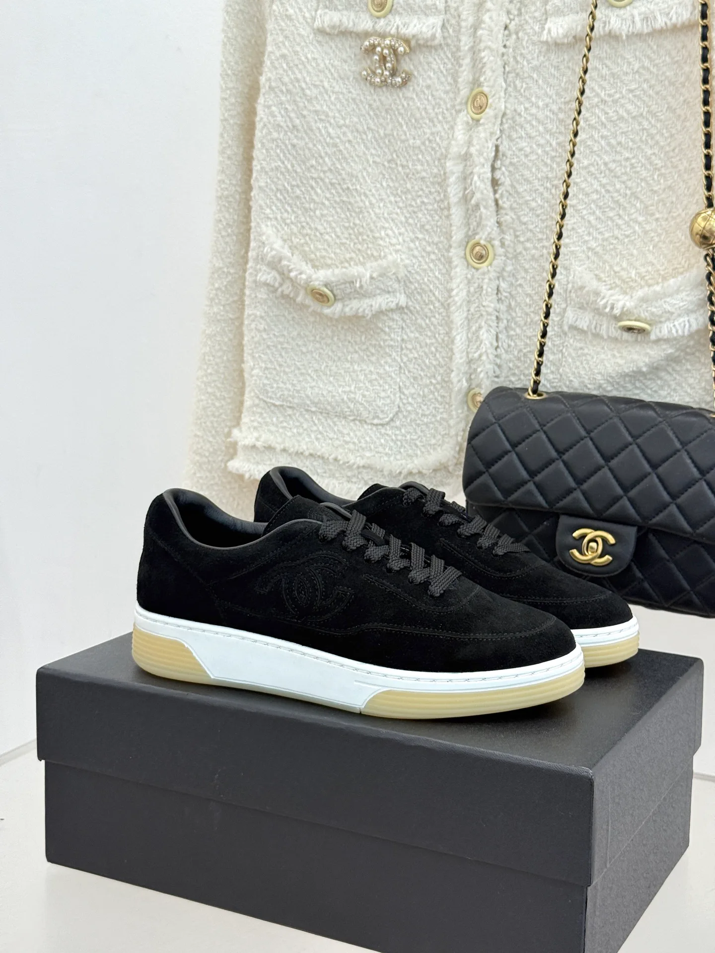 Women's Sneakers CHANEL 18154784
