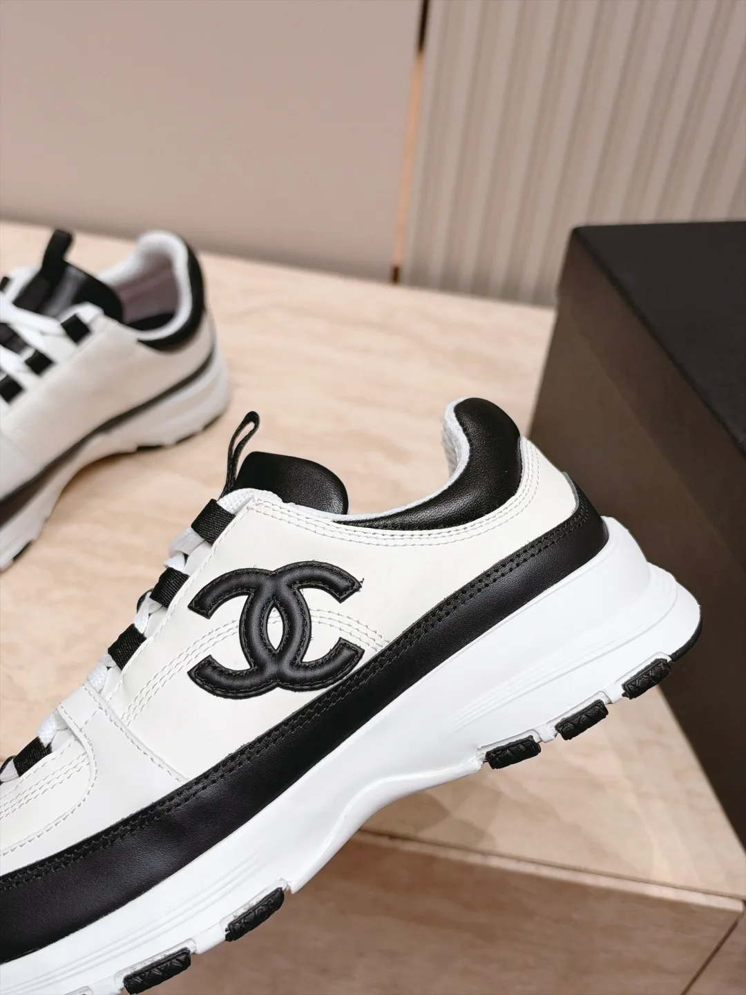 Кроссовки Женские Chanel 18614291
