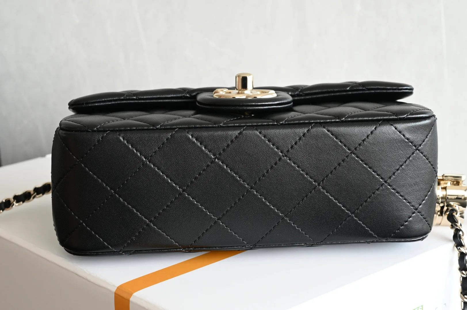 Women's Classic Handbags CHANEL 18476999