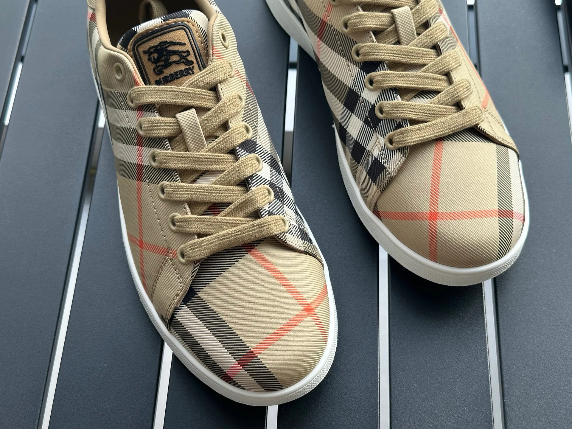 Women's Sneakers BURBERRY 17420312