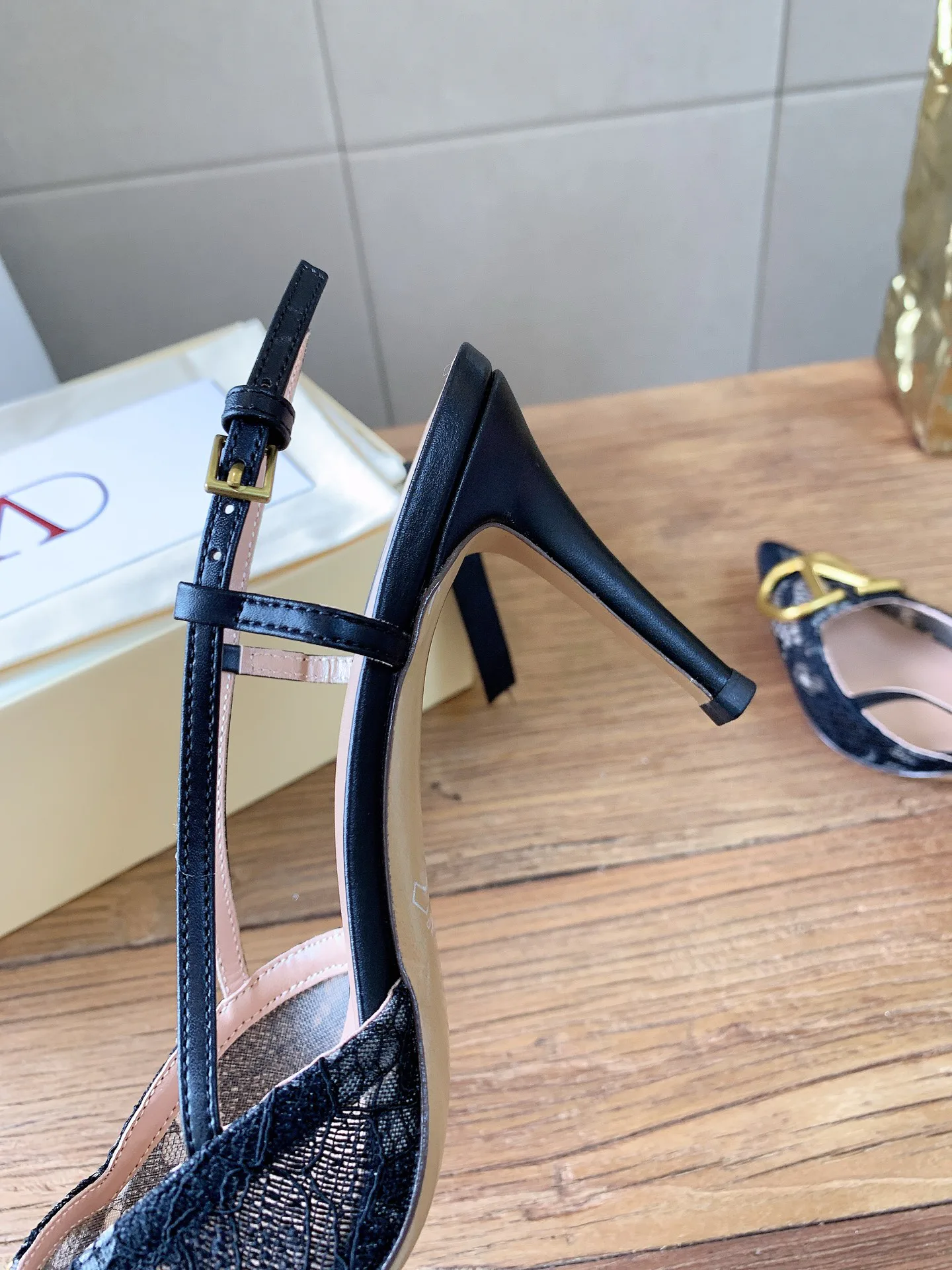 Women's Heels VALENTINO 16942050