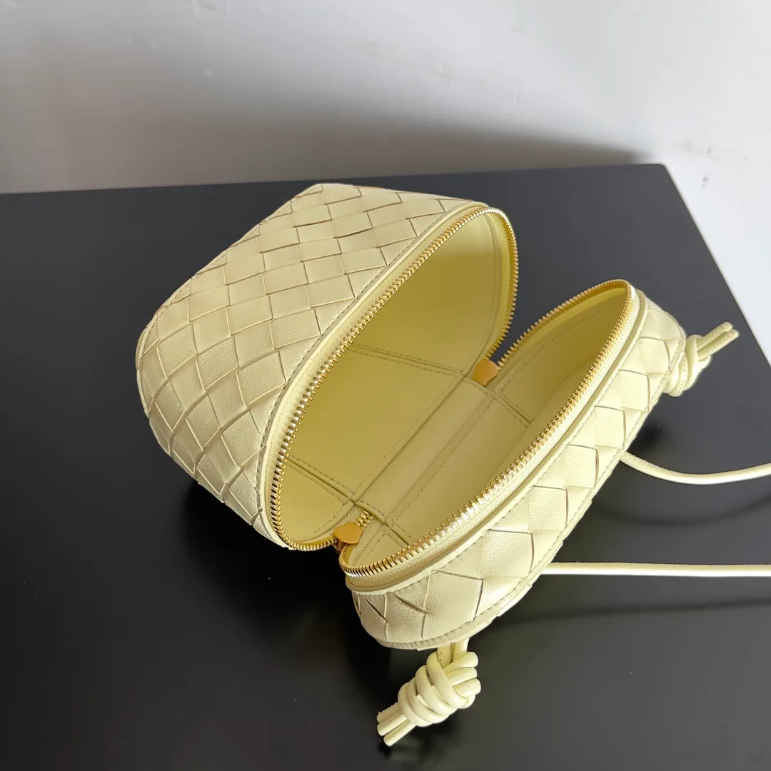 Women's Classic Handbags BOTTEGA VENETA 17825283