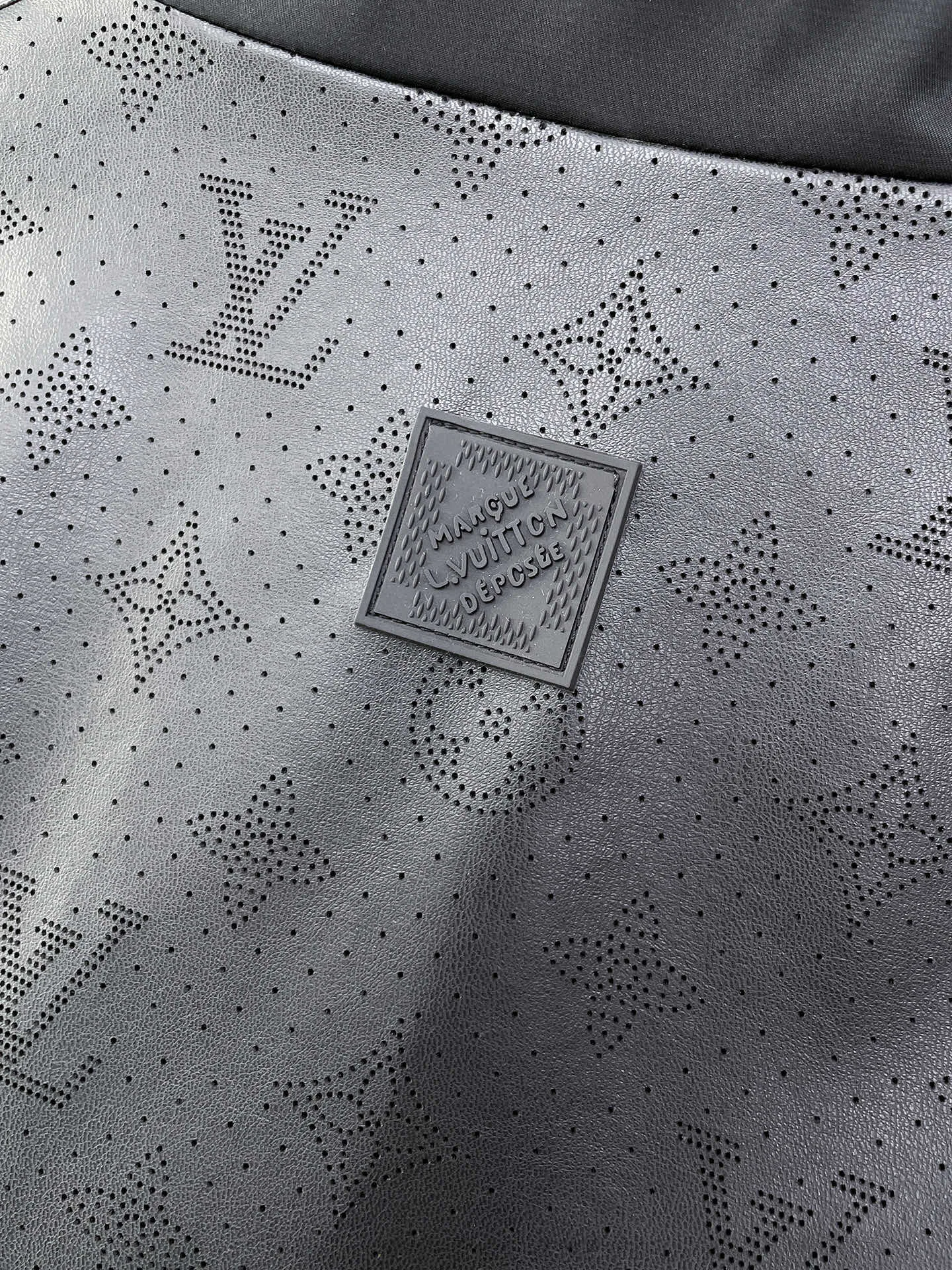 Куртки И Пуховики Мужские Louis Vuitton 18614690