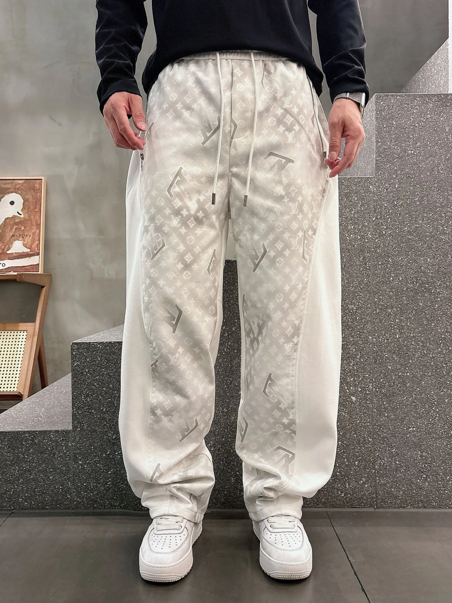 Men's Trousers LOUIS VUITTON 18340436