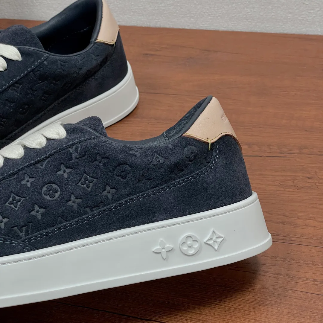 Men's Sneakers LOUIS VUITTON 17542452